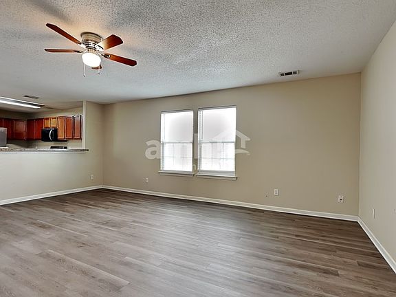 4th image of 7 Holly Springs Cir