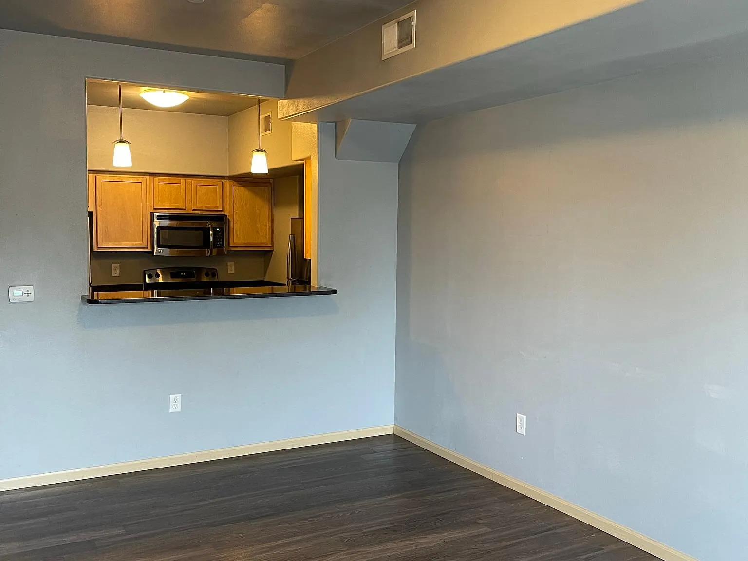 3 bed, 100 sqft, $2,522 — Photo 2