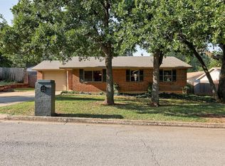 3204 E Noble Dr, Edmond, OK 73034