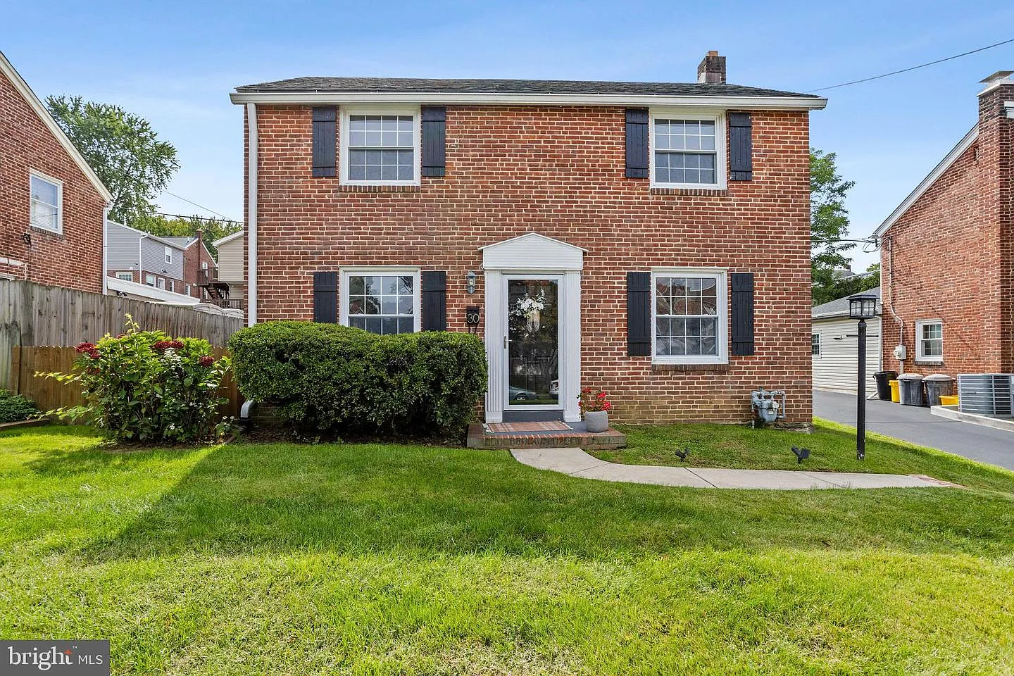 30 Wayne Ave photo 1