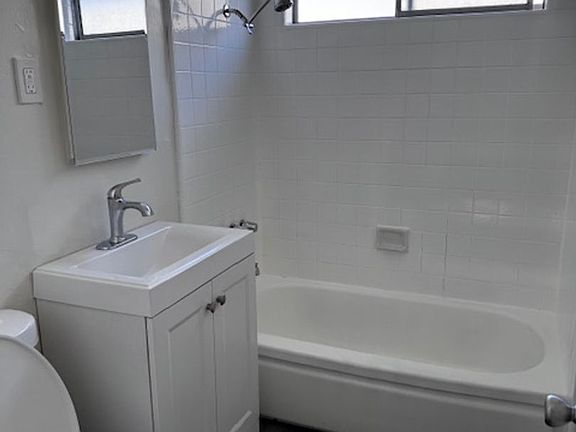 4th image of 425 W Regent St APT 13