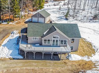 2 Pond Rd, Mount Vernon, ME 04352