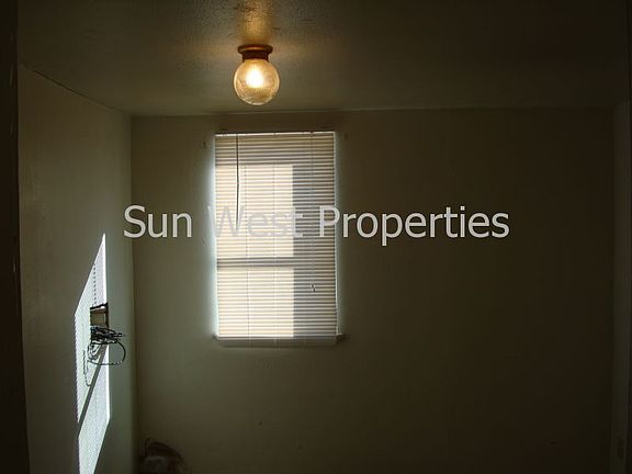 4th image of 326 N Court Ave