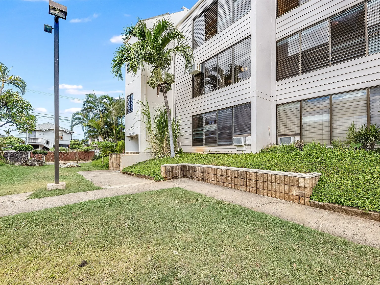 Fitzgerald - Helelua St. #F202 - 1 — Photo 3