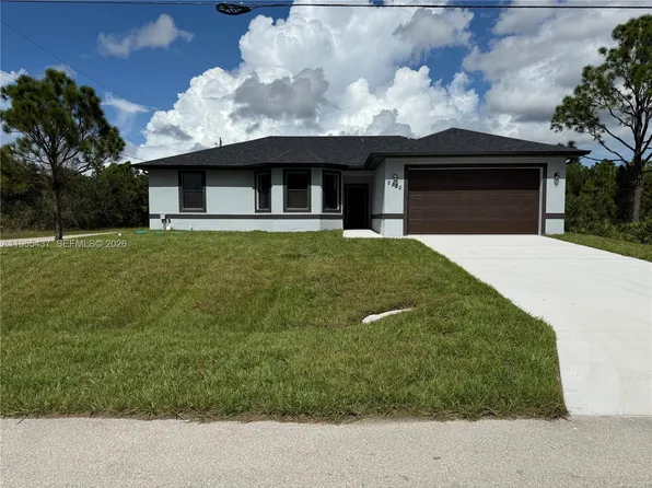 2820 47th St W, Lehigh Acres, FL 33971