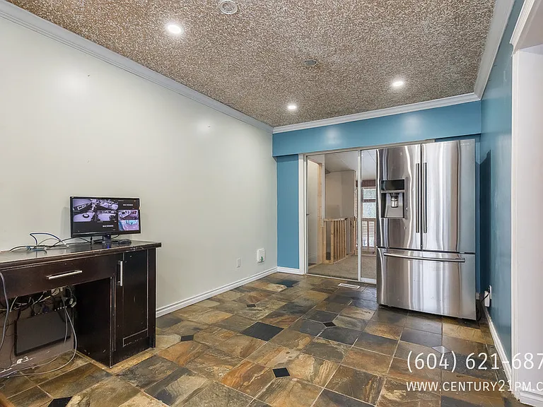 2088 Majestic Cres #UPPER — Photo 20