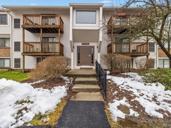 30056 W Twelve Mile Rd Unit 81, Farmington Hills, MI 48334