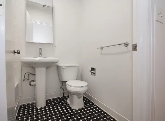 Rented by Ivey North LLC | media 17