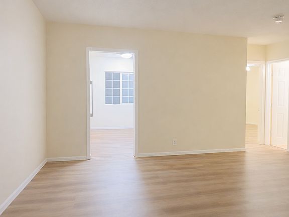 4th image of 12452 Dunrobin Ave APT D
