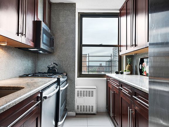 3rd image of 301 E 79th St APT 22J