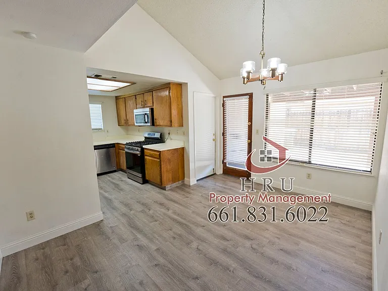 7005 Iberia Ct — Photo 19