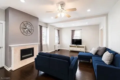 3 bed, 1500 sqft, $3,200 — Photo 2