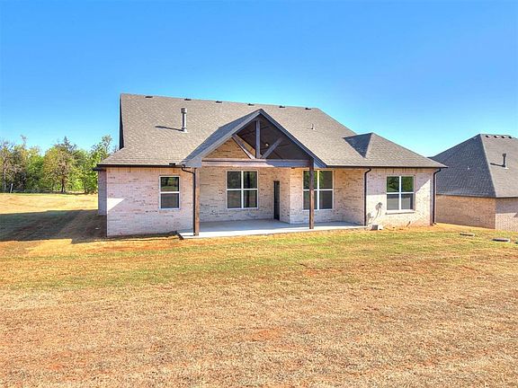 3rd image of 251 Canyon Creek Ln