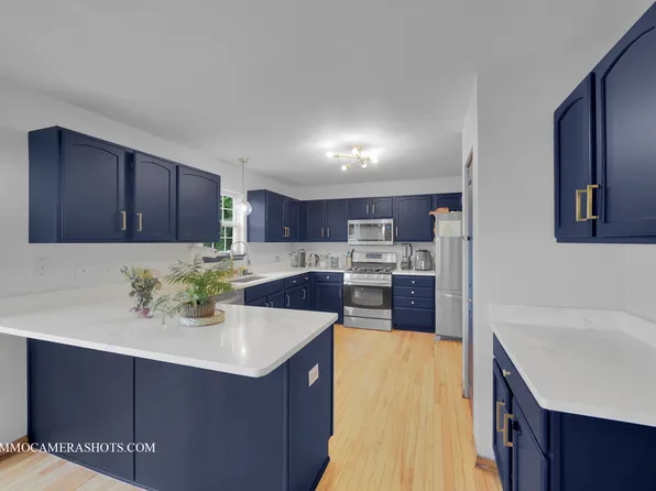 249 Gladiolus Dr, Romeoville, IL 60446