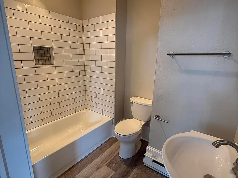 925 1st St SW — Photo 23