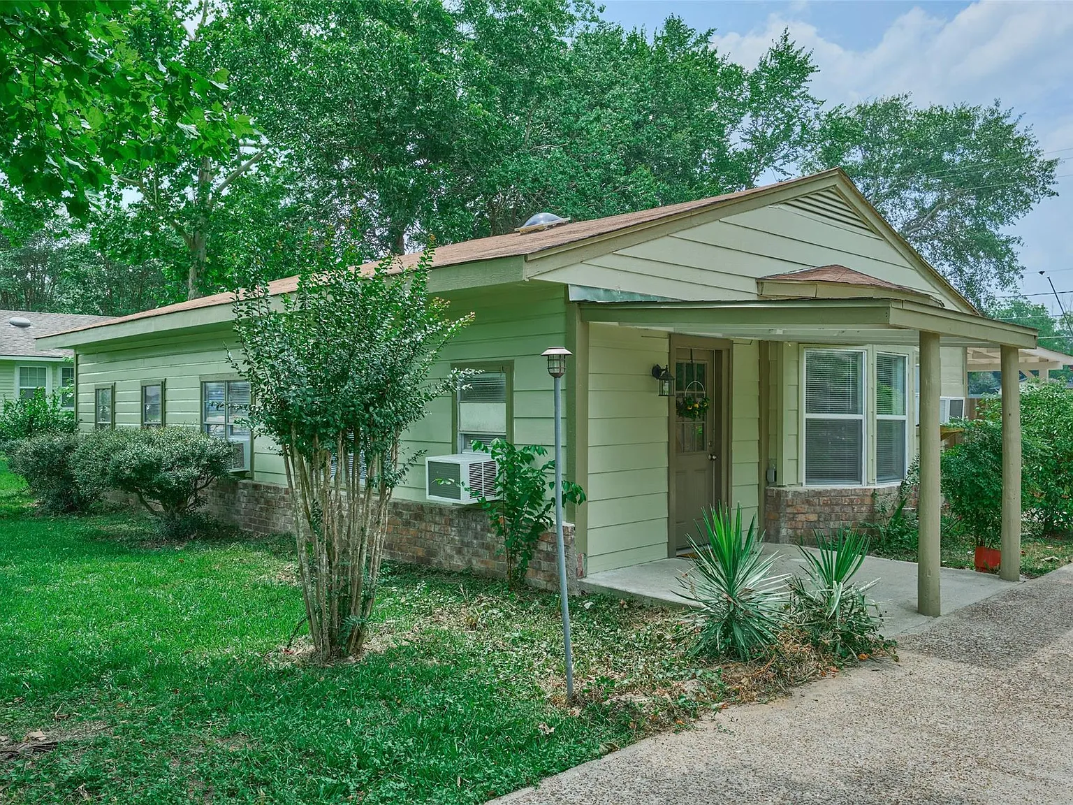 3 bed, 2.0 bath, 1261 sqft, $1,625 — Photo 4
