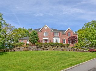 7 Cliff Rd, Wayne, NJ 07470
