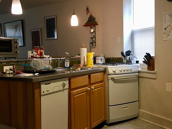 5th image of 770 S 6th St Floor 2