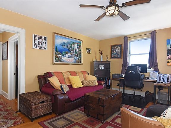4th image of 172 Myrtle Blvd APT 6B
