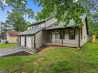 1055 Chapman Ln, Stone Mountain, GA 30088