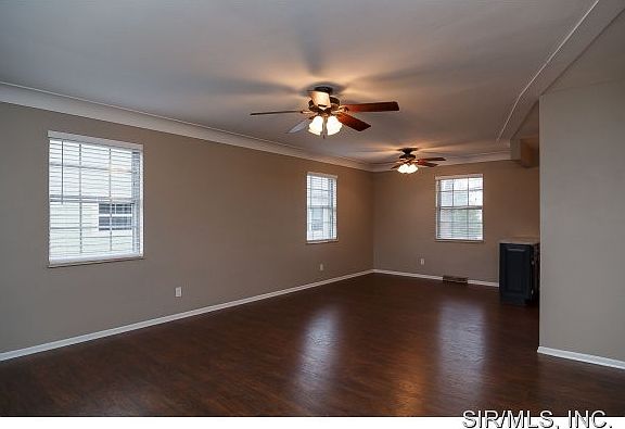 5th image of 678 E Lake Dr