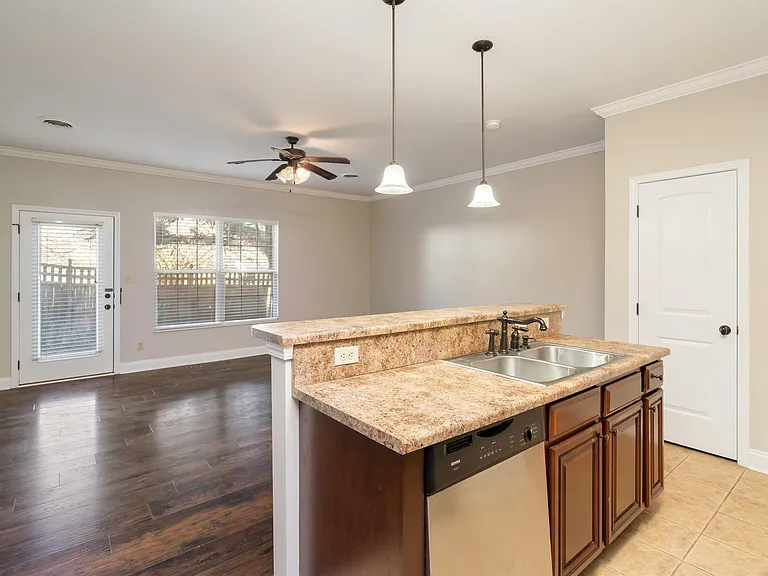 4808 Fountain View Way #H — Photo 11