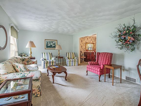5th image of 2211 Bollman Dr