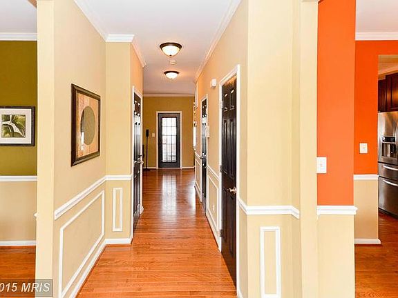 3rd image of 52 Barclay Ln