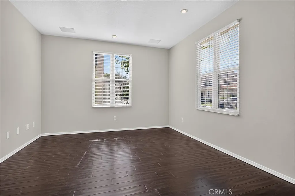 2 bed, 2.5 bath, 1399 sqft, $3,750 — Photo 4