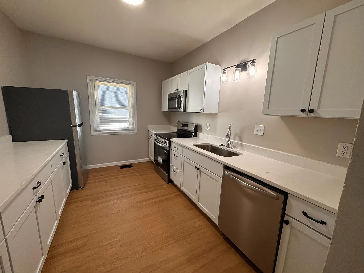 1024 N Lasalle St — Photo 4