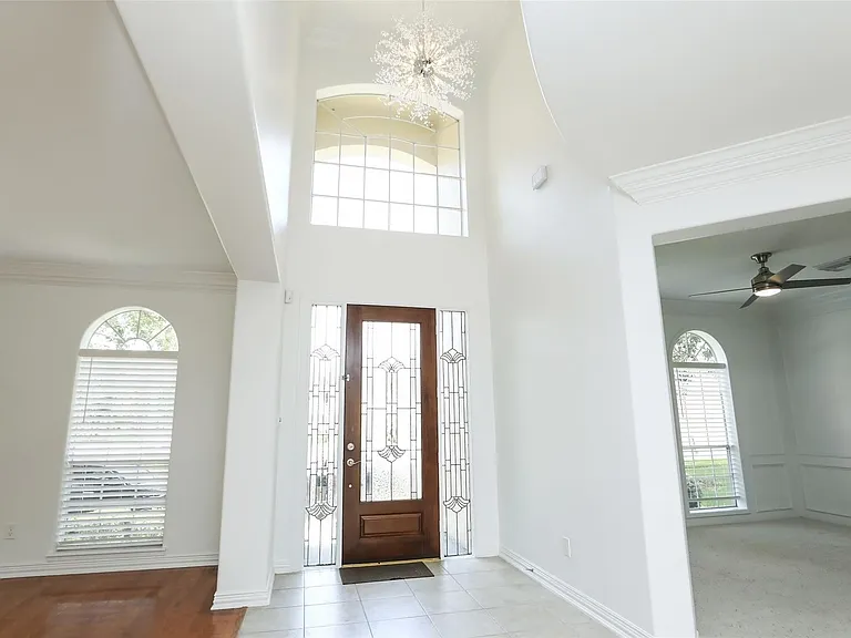 1715 Cottage Landing Ln — Photo 6