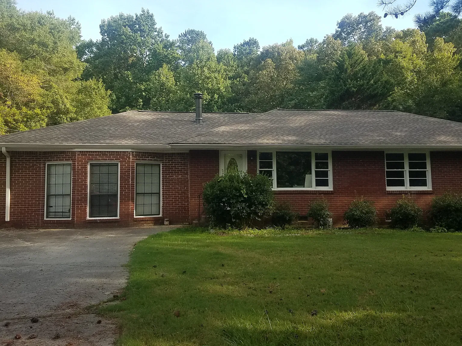 4 bed, 1.5 bath, 1781 sqft, $1,875 — Photo 2
