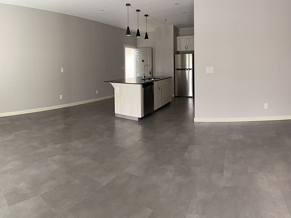 2nd image of 615 Dallas Ave #3B-2BA-1037SQFT