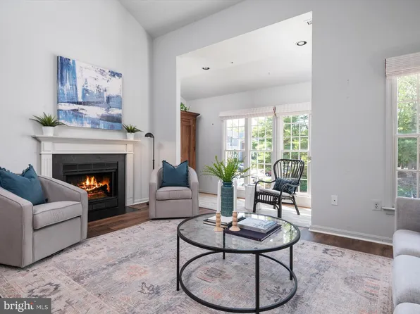 2706 Summerview Way APT 303, Annapolis, MD 21401