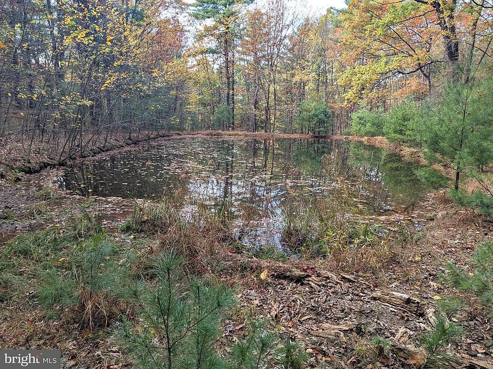 1st image of 7 Community Pond Dr