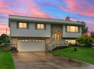 944 E 135th Ct, Crown Point, IN 46307