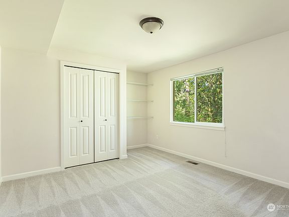 3rd image of 18002 230th Avenue NE