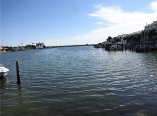 117 Devon Dr, Clearwater Beach, FL 33767