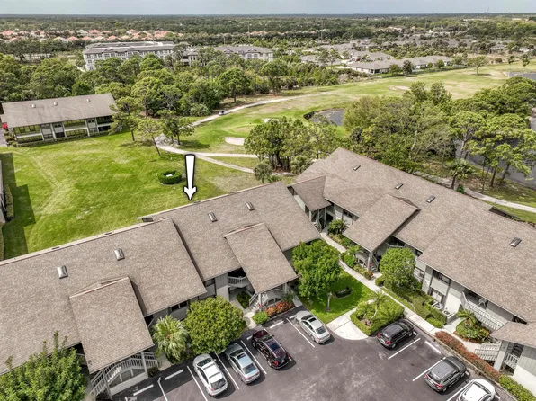 6275 SE Charleston Pl APT 203, Hobe Sound, FL 33455