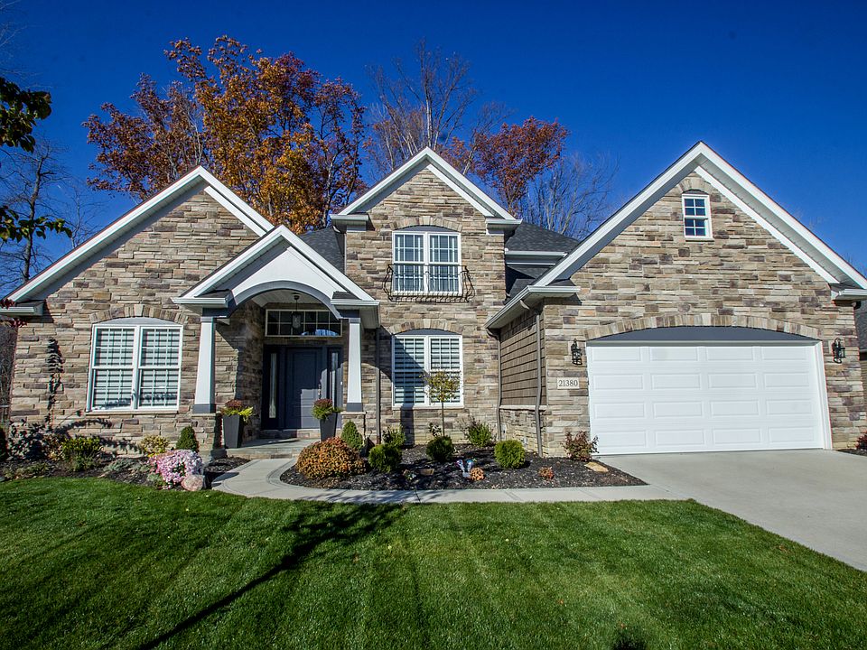 1st image of 21380 Castlewood Dr