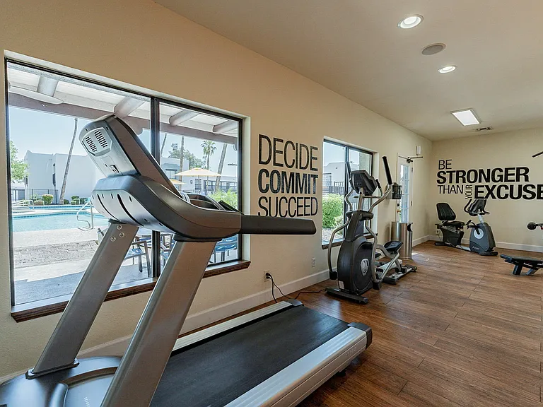 Club Valencia Luxury Apartments — Photo 25
