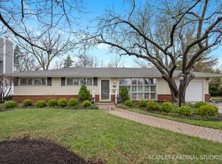 309 Brookside Cir, Wheaton, IL