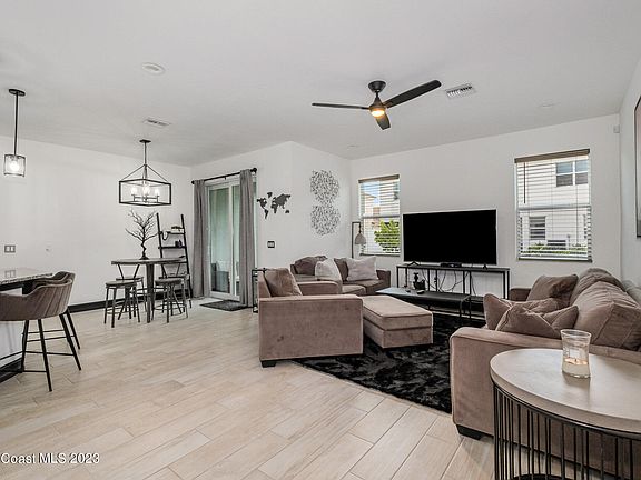 3rd image of 1445 Isabella Dr #106