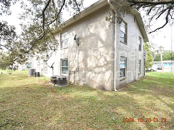 3rd image of 1-2207 Irene St Unit 1
