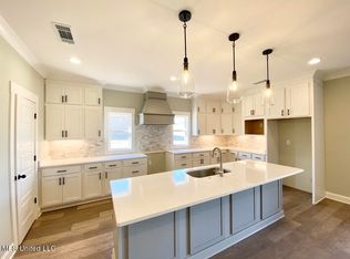 2504 Saint Ives Ln, Hernando, MS 38632