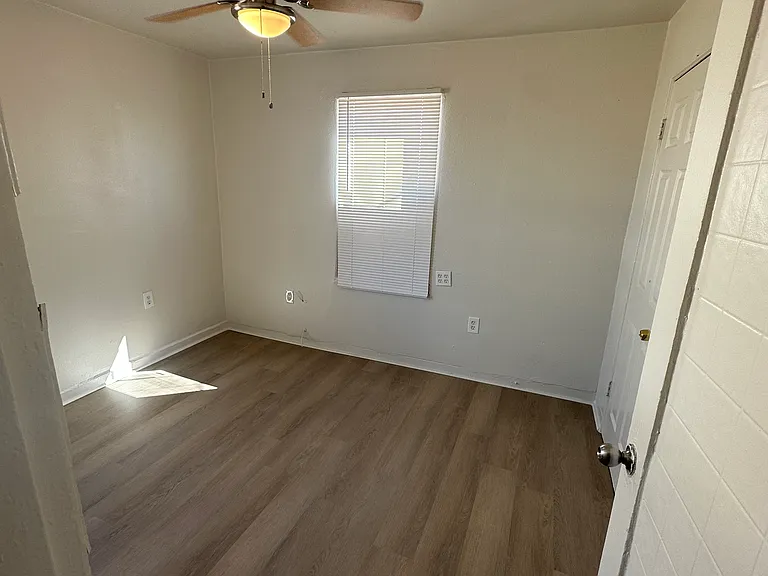 397 W Northern Ave #A — Photo 6