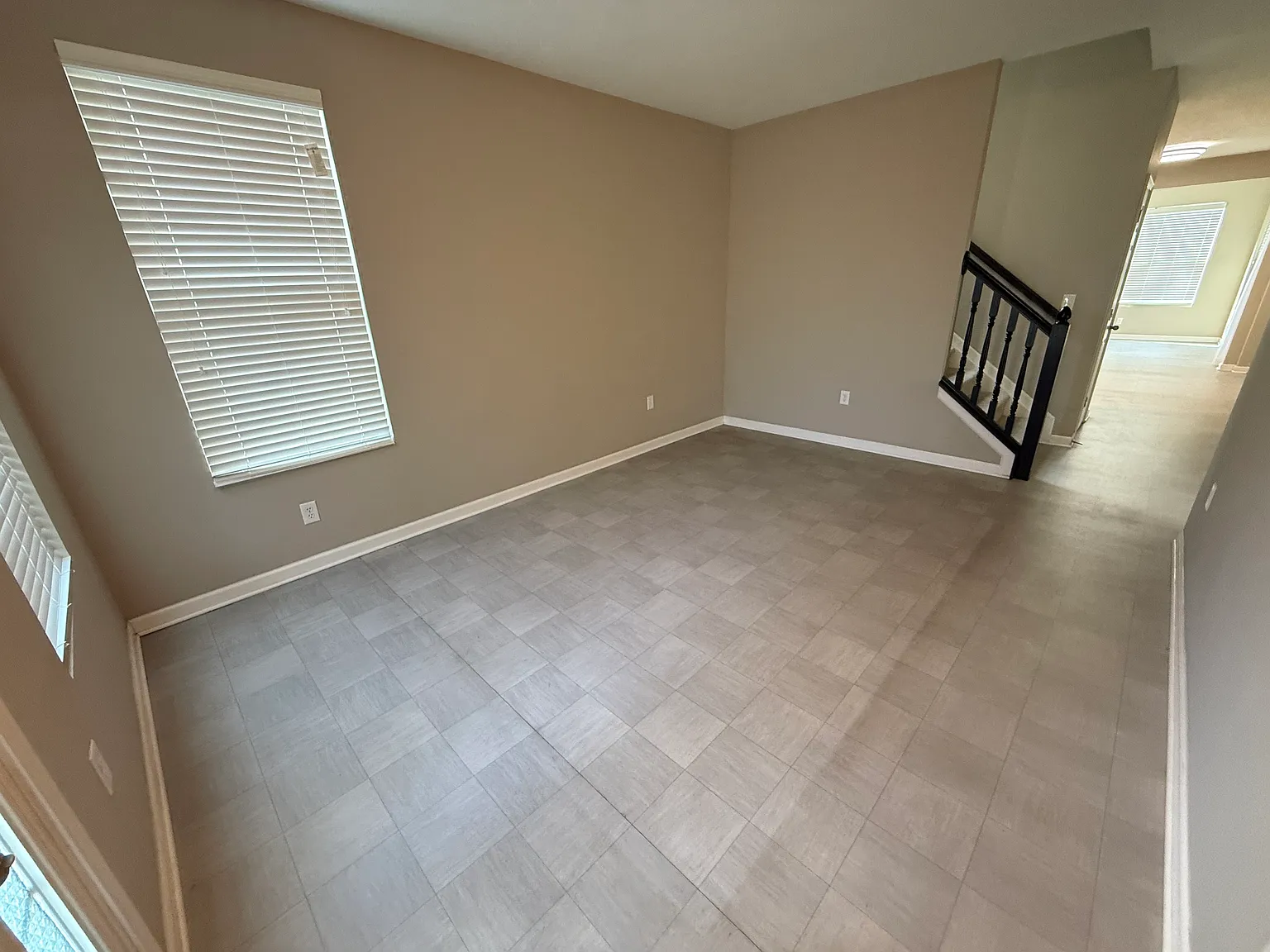 3 bed, 2.5 bath, 2112 sqft, $2,000 — Photo 4
