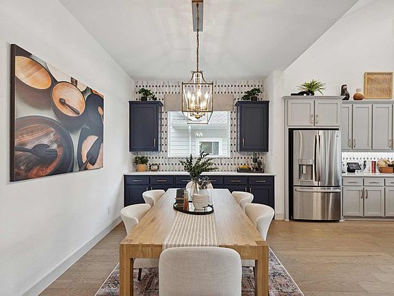 The Caroline - Dining