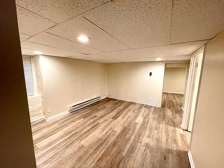 123 W Sycamore St — Photo 5