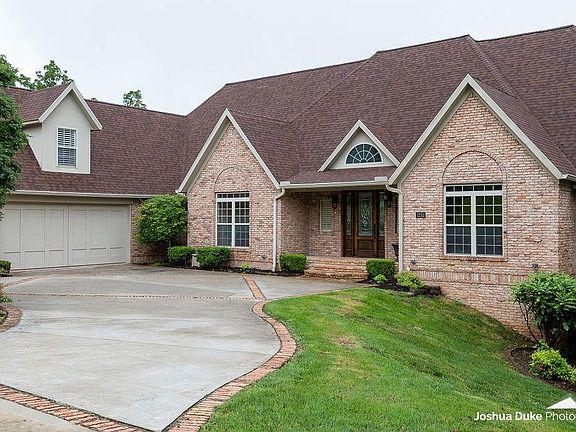 3rd image of 1252 N Montview Dr